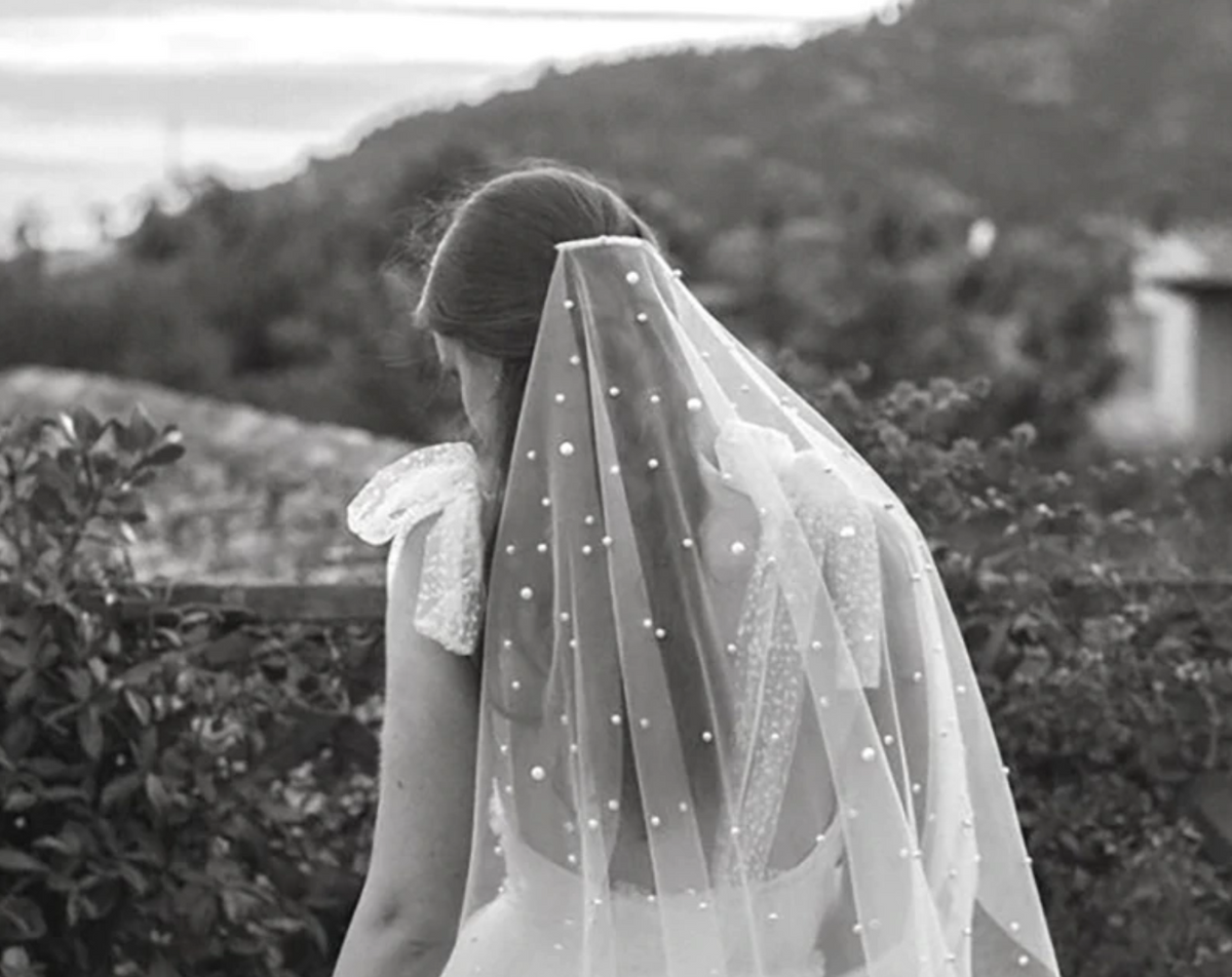 Black and white sales veil
