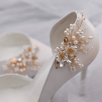 Elegant Crystal &amp; Pearl Bridal Shoe Clips (9.5cm x 6.5cm)