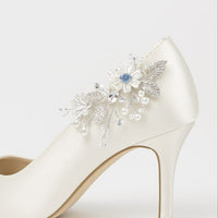 Elegant Crystal &amp; Pearl Bridal Shoe Clips (9.5cm x 6.5cm)