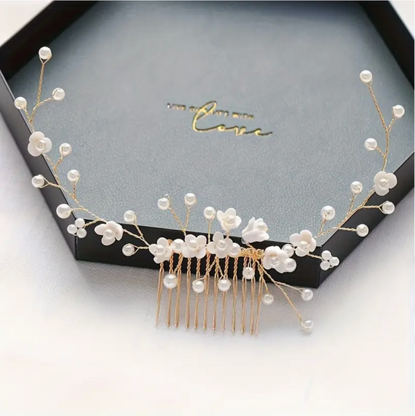 Floral Pearl Bridal Hair Comb – Delicate Wedding Hairpiece in Silver or Gold (15cm)