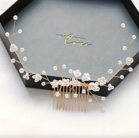 Floral Pearl Bridal Hair Comb – Delicate Wedding Hairpiece in Silver or Gold (15cm)