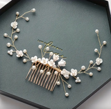 Floral Pearl Bridal Hair Comb – Delicate Wedding Hairpiece in Silver or Gold (15cm)